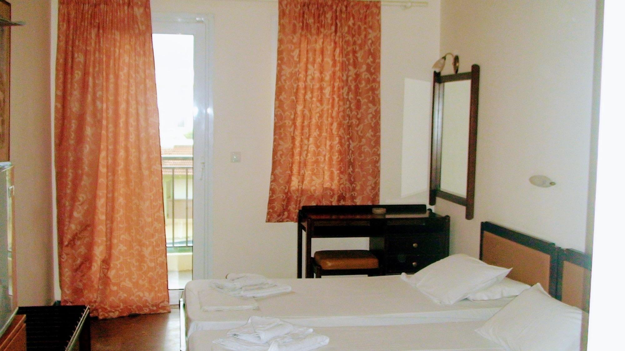 Ambrosia Hotel Малиа Экстерьер фото