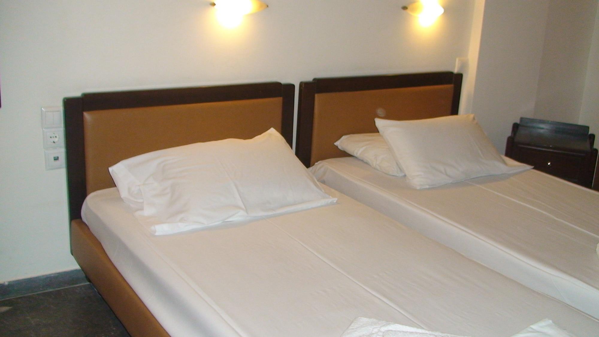 Ambrosia Hotel Малиа Экстерьер фото
