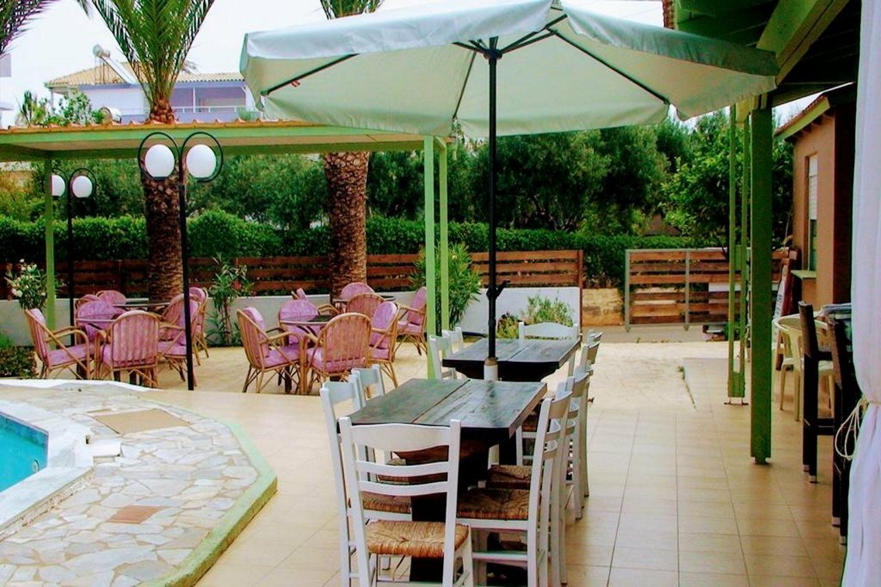 Ambrosia Hotel Малиа Экстерьер фото